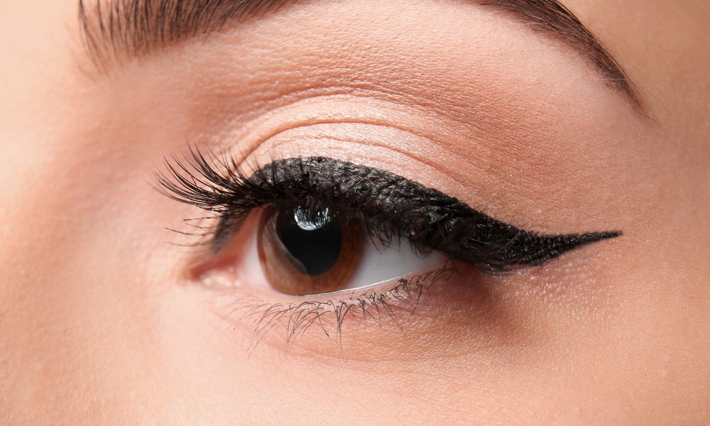 What to Expect During an Eyeliner Tattoo Appointment
